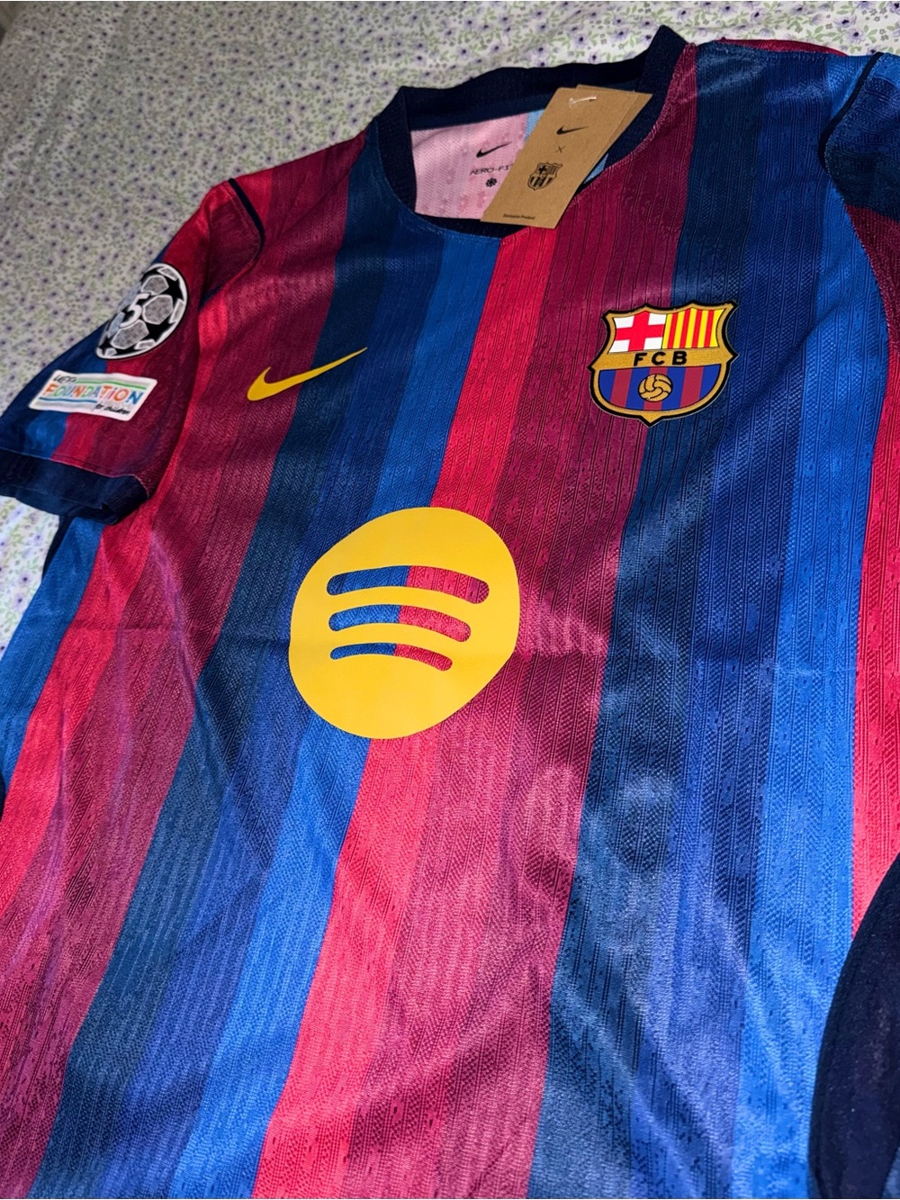 FC Barcelona Home 2026/27 Pedri #8 Slim Fit - Picture 4 of 6